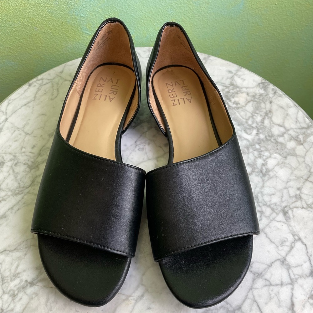 Naturalizer Black Leather Sandals